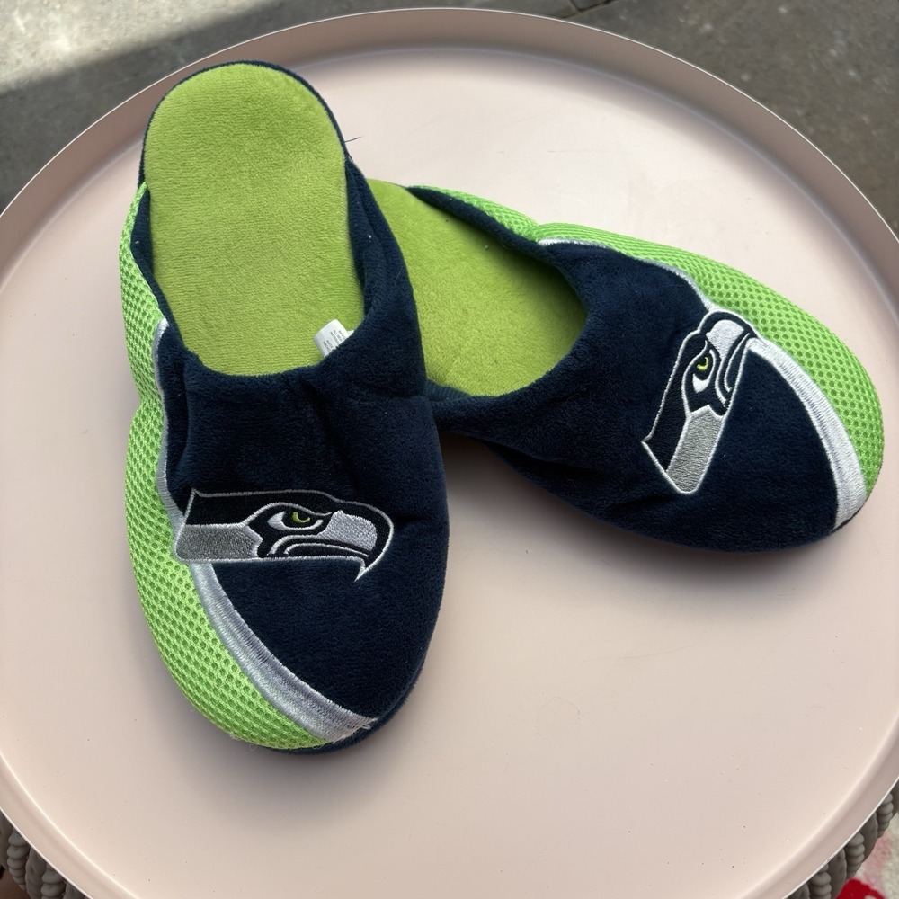 FOCO NFL Seattle Seahawks Men's Medium (9-10)  Blue Green Slip On Soft Slipper